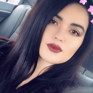 Meet your Posher, Leslie